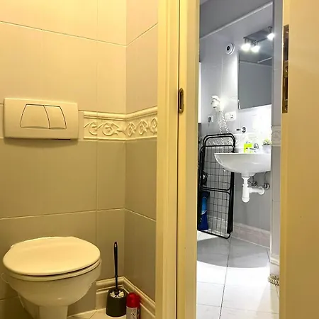 Stylish 3Br Apartment In Prague City Center *