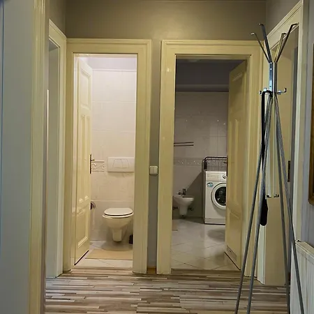 Stylish 3Br Apartment In Prague City Center *