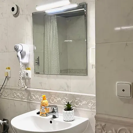 Stylish 3Br Apartment In Prague City Center *