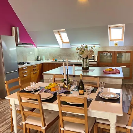 The Dragonfly Residences 公寓